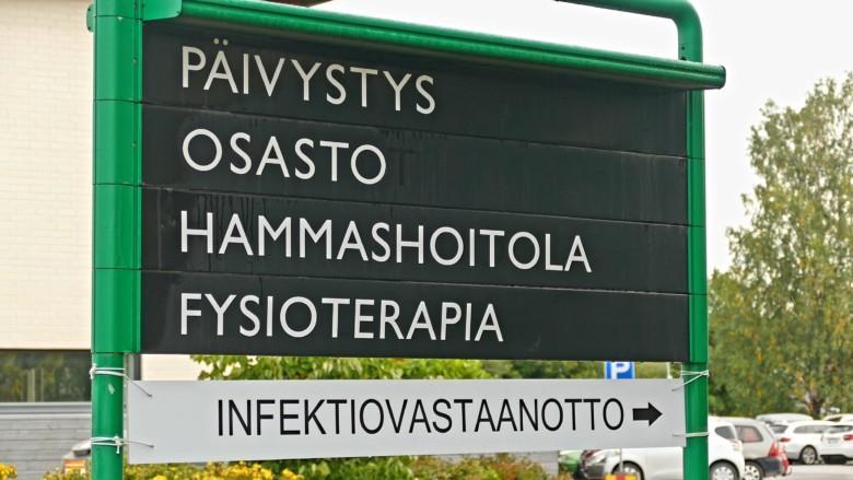 Härkätien terveyskeskuksen opastetaulu.